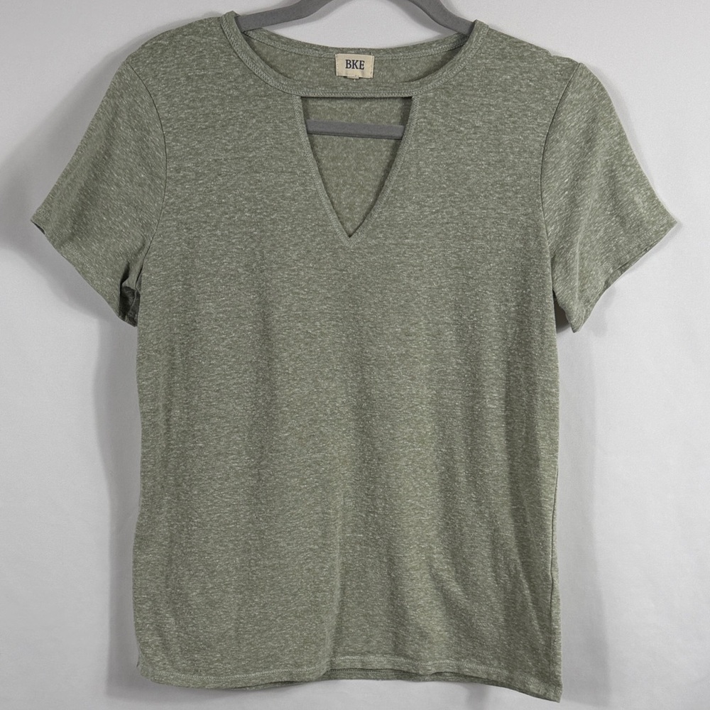BKE Women’s Olive Short Sleeve Tee Chest Cut Out. Size S.